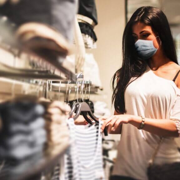 11be9622-419f-444d-971a-c0e820bbed4d-ShoppingHero woman shopping