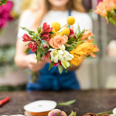 order-flowers flowers being arranged
